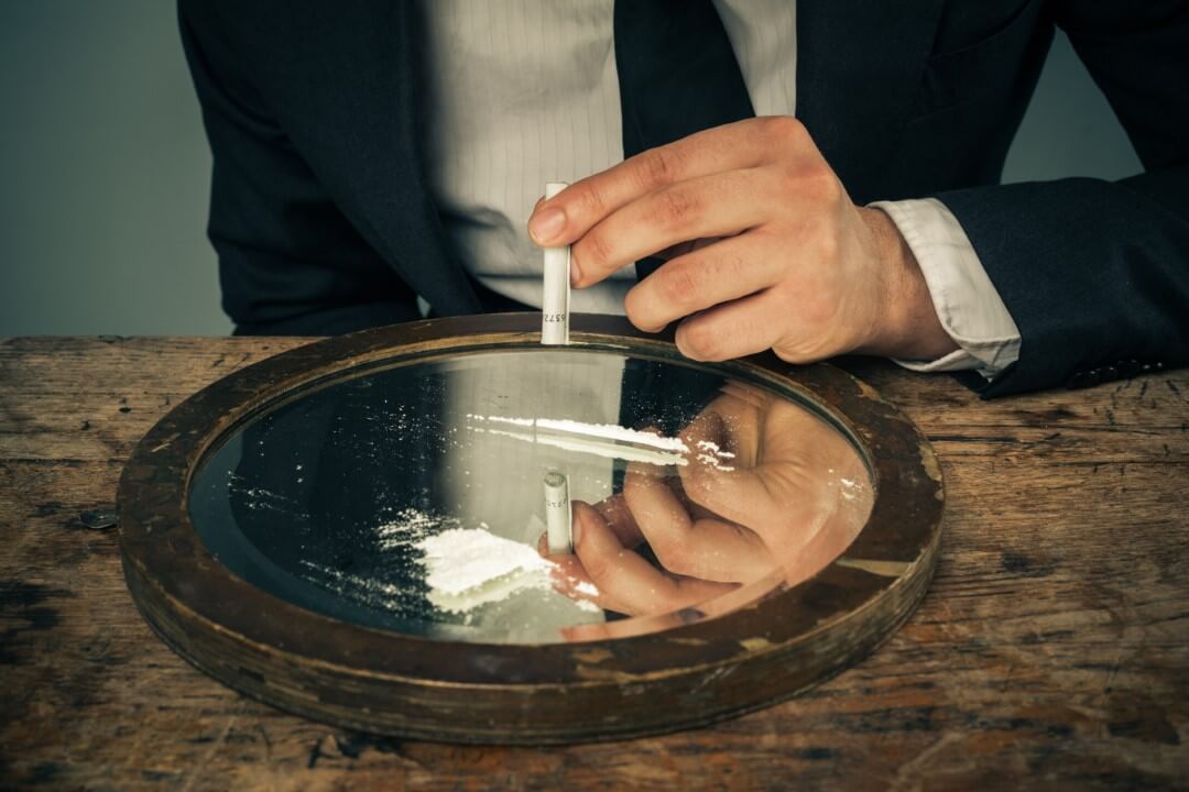 8 Signs That Your Loved One Is Using Cocaine + What To Do Next