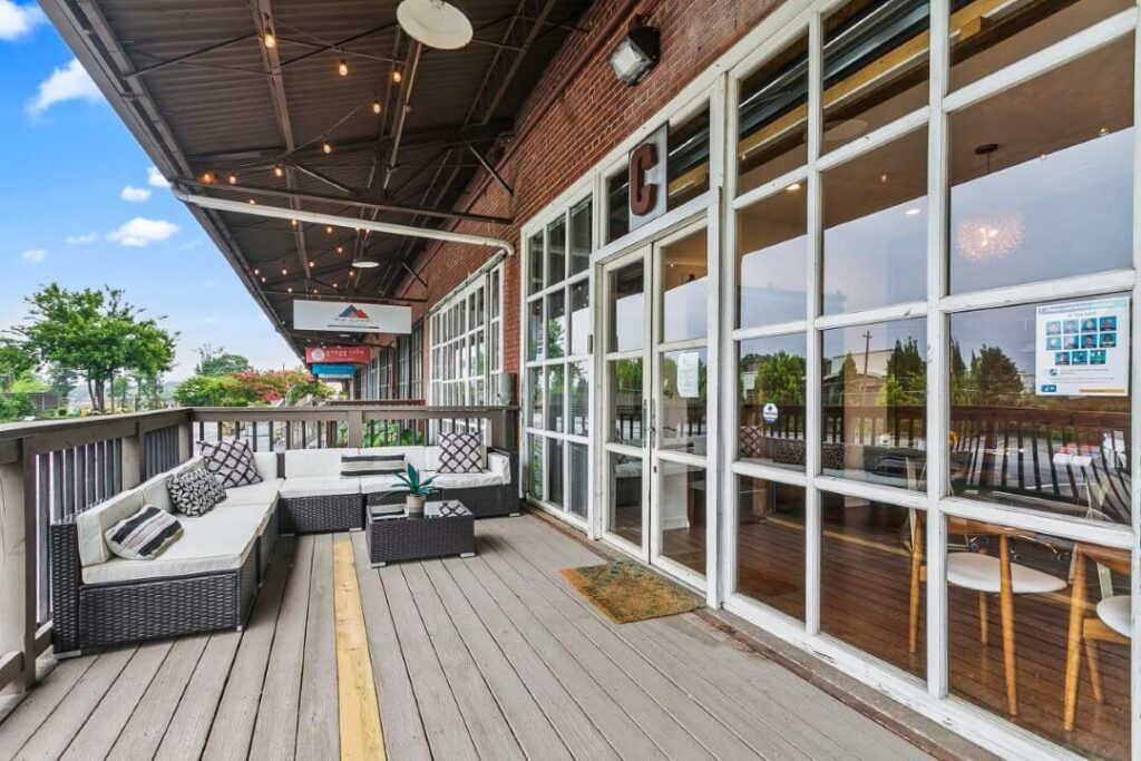 Intensive Outpatient Program in Midtown Atlanta - Front Deck