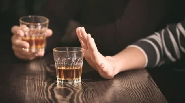 How To Help an Alcoholic Daughter? 1 alcohol addiction